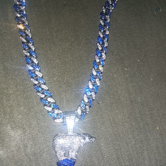 Chain - Picture 2 of 6